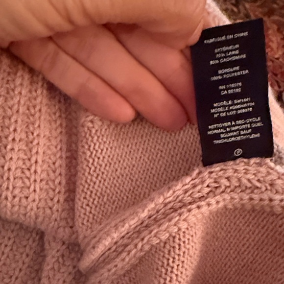 Helmut Lang Blush V-Neck Sweater. Size XL - Picture 10 of 10